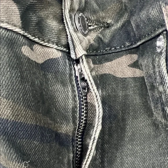 Topshop Green Camouflage Mini Skirt women’s size 6 - Picture 6 of 6